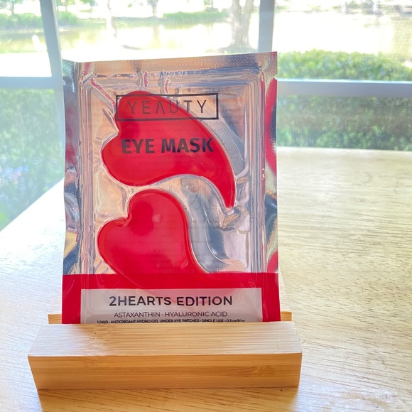 Beauty Eye Mask 2 Hearts Edition 2025 - Picture 2 of 7